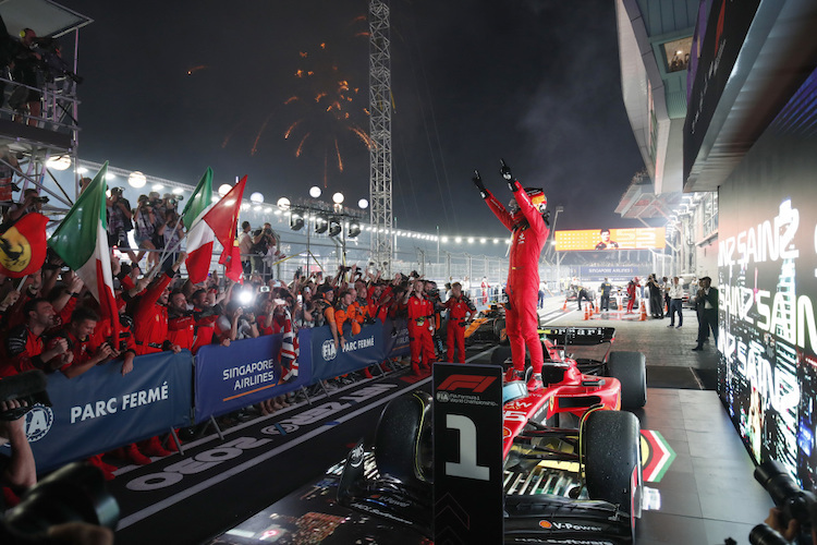 Carlos Sainz gewinnt das Rennen