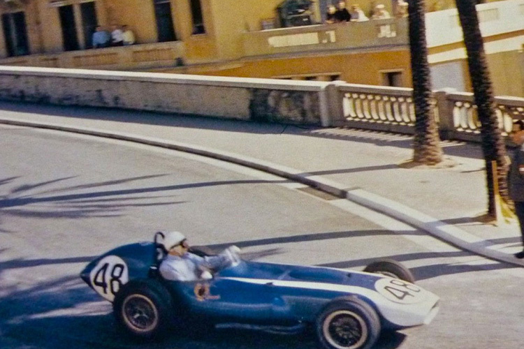 Im Training von Monaco fuhr sogar Stirling Moss kurz den Scarab.