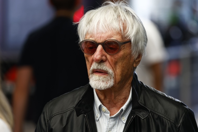 Der frühere GP-Zirkusdirektor Bernie Ecclestone ist sich sicher: Das Ferrari-Team wird sich auch nach der Ankunft von Lewis Hamilton hinter Charles Leclerc stellen