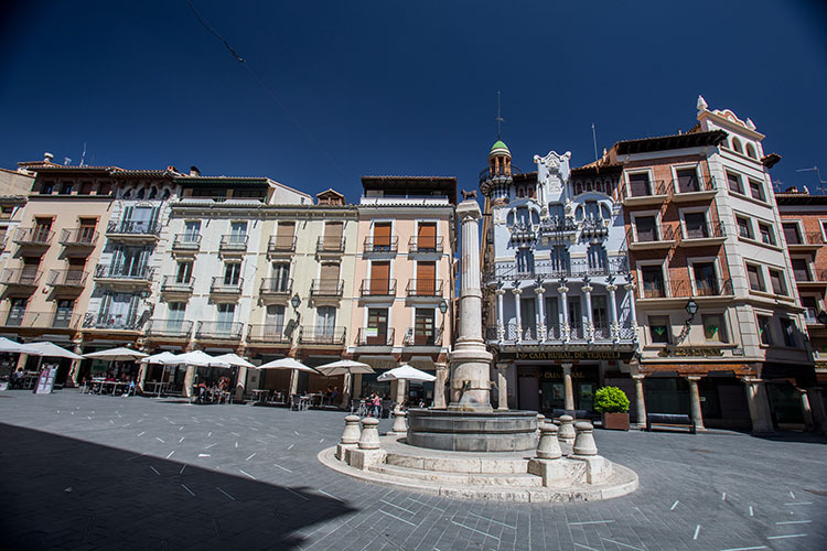 Der Plaza del Torico in der Stadt Teruel ist sehenswert