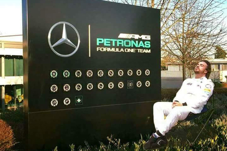 In den sozialen Medien wird mit Augenzwinkern spekuliert, wer sich bei Mercedes für die Rosberg-Nachfolge empfiehlt