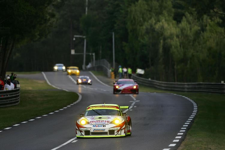 Bergmeister, Long und Maassen siegten in Le Mans in der GT-Klasse