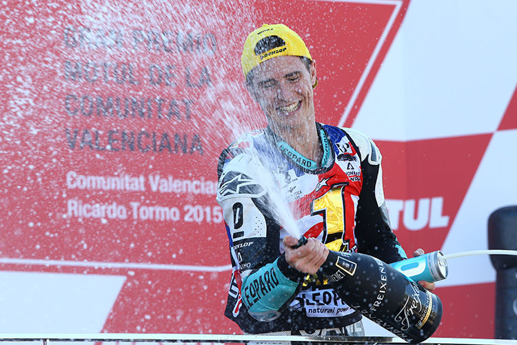 Überglücklich: Danny Kent ist nun Moto3-Weltmeister