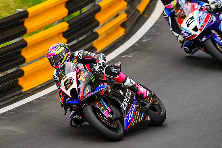 Macau-GP-FP-Todd-vor-Hickman-Maurer-auf-Platz-7