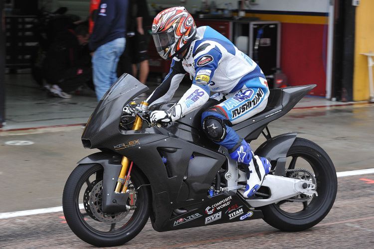 Takaaki Nakagami testet in Valencia ein Kalex-Bike