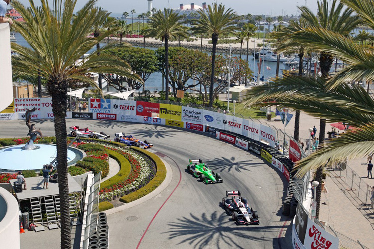 IndyCar in Long Beach 2013 – im Hintergrund die Queen Mary