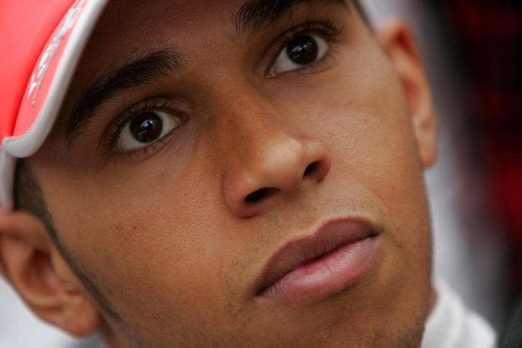 Lewis Hamilton schaut in die Zukunft