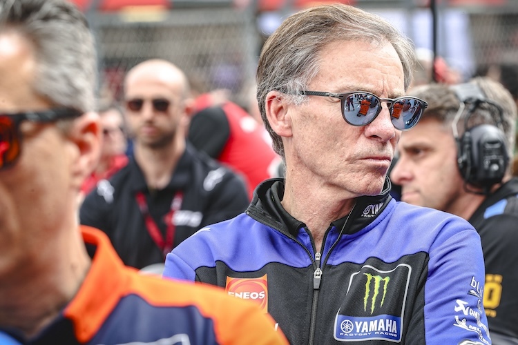 Doit agir à deux égards : Lin Jarvis est responsable du projet Yamaha MotoGP. Il faut une M1 compétitive et une deuxième équipe