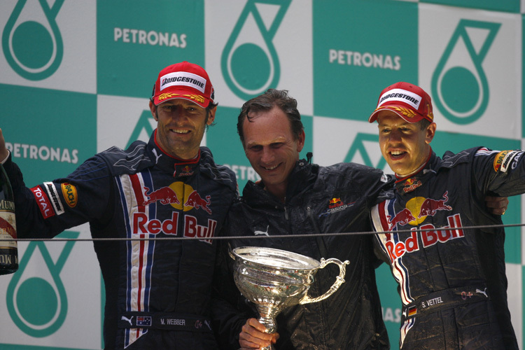 Mark Webber, Christian Horner und Sebastian Vettel in China 2009: Wo bleibt die österreichische Hymne?