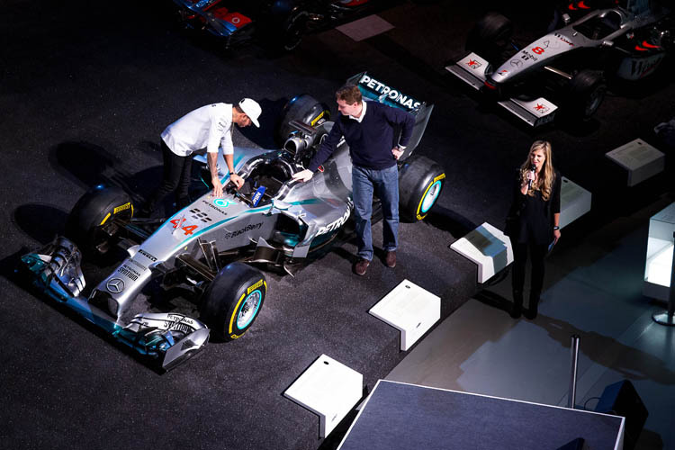 Lewis Hamilton enthüllt den W05 von 2014