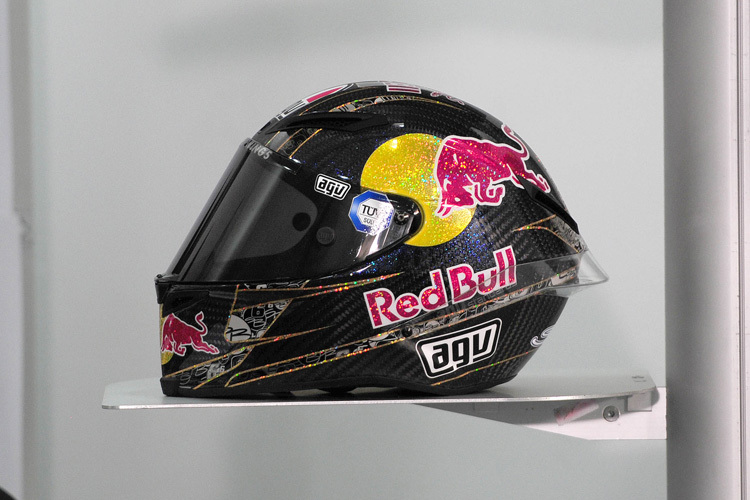 Red Bull Helm
