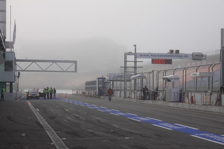 Samstagmorgen: Nebel beeinträchtigt das erste Qualifying