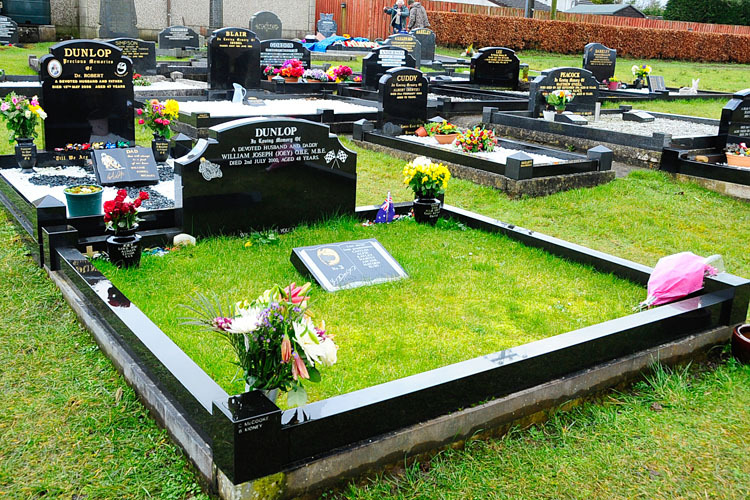 Auf dem Friedhof vi´on Ballymoney sind die Brüder Joey und Robert Dunlop wieder vereint.