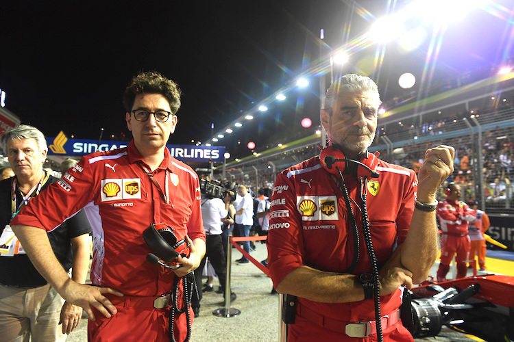 Mattia Binotto und Maurizio Arrivabene beim Singapur-GP