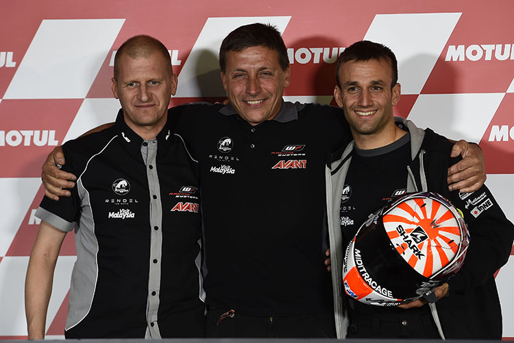 Teamchef Aki Ajo, Zarcos Betreuer und Manager Laurent Fellon und der Moto2-Weltmeister 2015