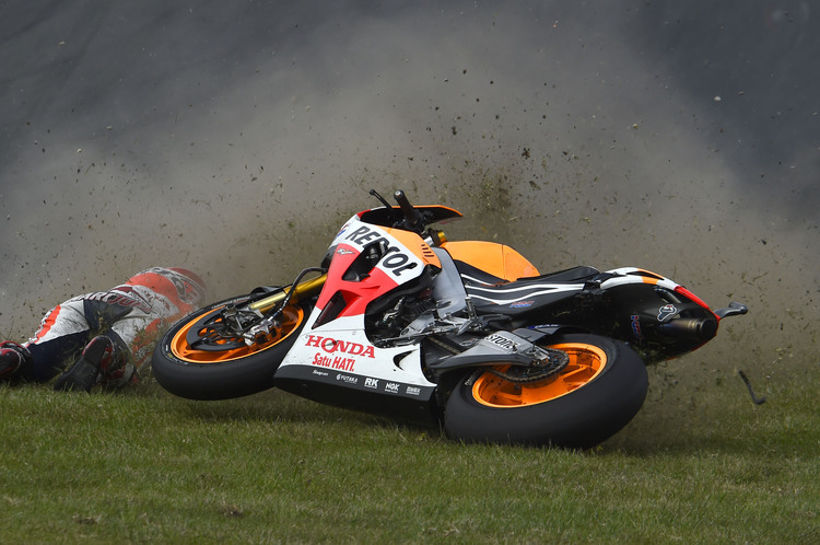 In der MotoGP-Klasse erlebte Márquez bereits heftige Stürze, doch er verletzte sich nie ernsthaft