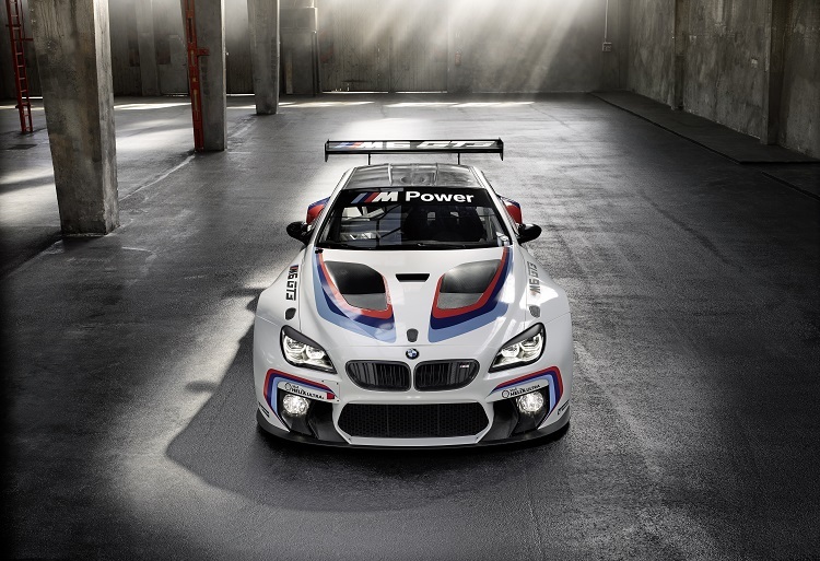 Schön in Szene gesetzt: Der M6 GT3 in typischer BMW Motorsport Lackierung