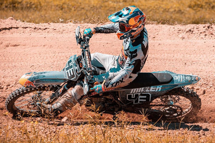 In Australien kann Miller zumindest noch Motocross fahren