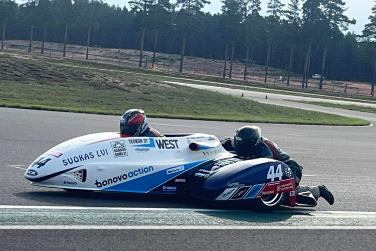 Pekka Päivärinta und Beifahrer Luca Schmidt auf der LCR Yamaha 600