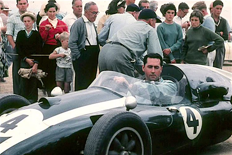 Jack Brabham wurde mit Cooper zwei Mal Weltmeister, später ein drittes Mal im eigenen Rennwagen