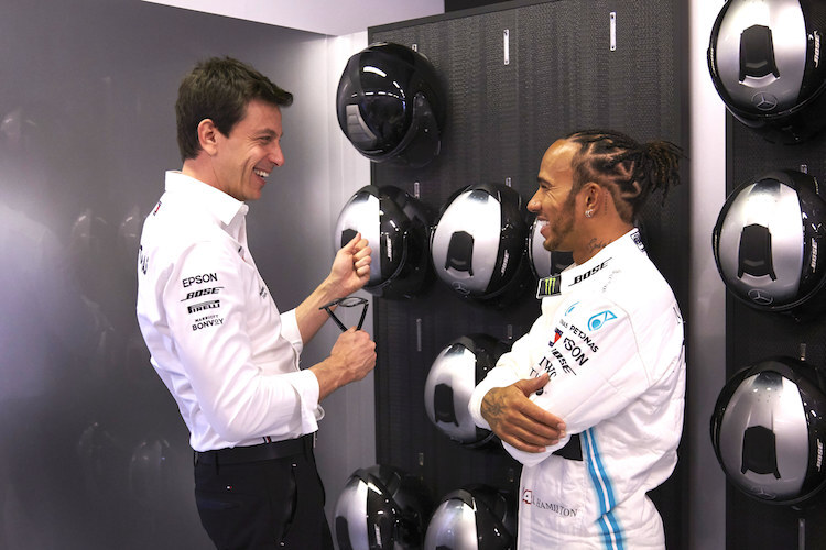 Toto Wolff und Lewis Hamilton 2019 in Abu Dhabi