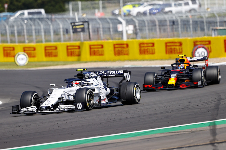 Pierre Gasly (AlphaTauri) vor Alex Albon (Red Bull Racing)