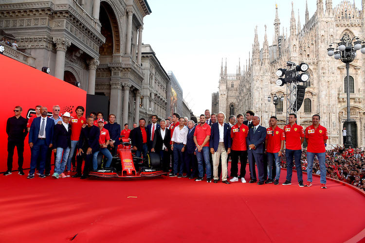 Bei der Ferrari-Sause in Mailand