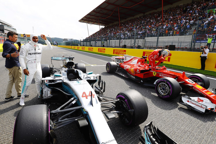Lewis Hamilton und Sebastian Vettel nach dem Belgien-GP
