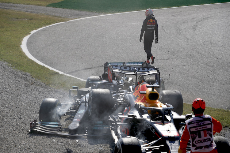Max Verstappen nach der Kollision mit Lewis Hamilton in Monza