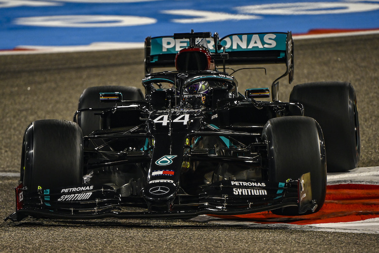 Lewis Hamilton war am Freitag der Schnellste – obwohl sich Mercedes nicht auf die Fahrzeugbalance konzentrierte