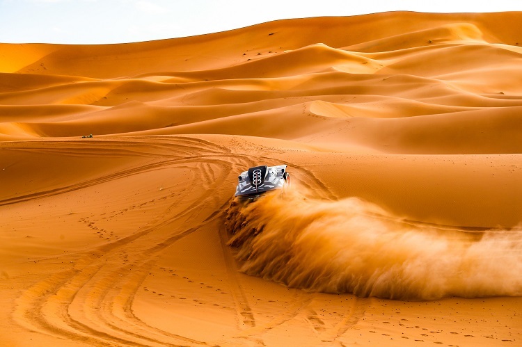 Audi RS Q e-tron beim Test in Marokko