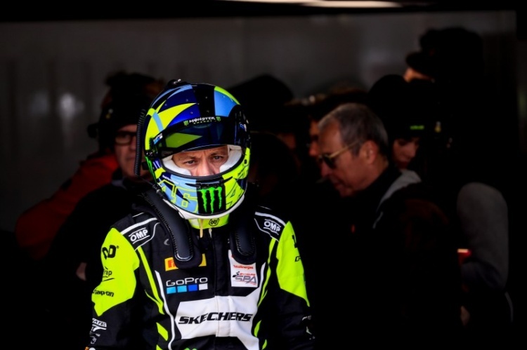 Valentino Rossi wartet auf sein Rennauto