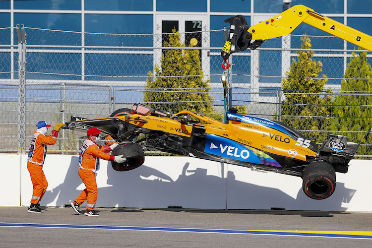 Der kaputte McLaren von Carlos Sainz