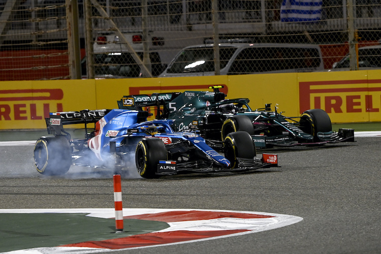 Vor dem Ausfall hatte Fernando Alonso Spass – etwa beim Duell mit Sebastian Vettel  