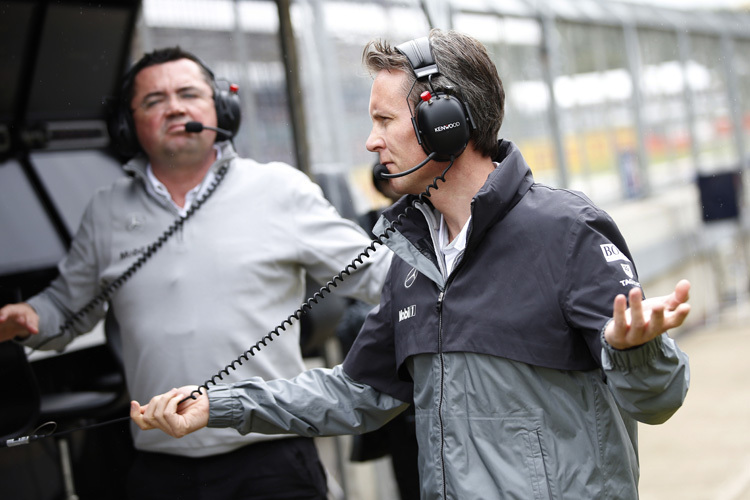 Sam MIchael (vorne) wird gehen. Hinten McLaren-Teamchef Eric Boullier