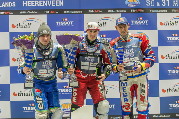 Podest GP 10 Heerenveen (v.l.): Dinar Valeev, Sieger Dimitrij Koltakov und Daniil Ivanov
