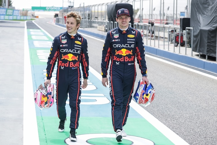 Red Bull Racing schickt erst Liam Lawson und am Nachmittag Max Verstappen auf die Strecke