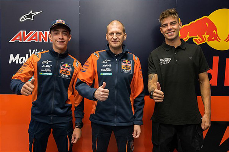 Das neue Red Bull KTM Ajo-Team: Pedro Acosta, Aki Ajo und Augusto Fernandez