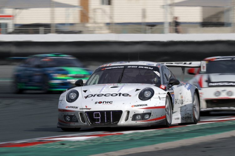 Der Porsche 911 GT3 R von Herberth Motorsport gewann das 24h-Rennen in Dubai