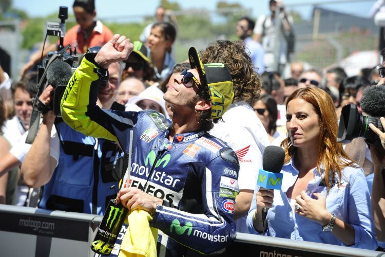 Valentino Rossi freut sich über seinen zweiten Platz
