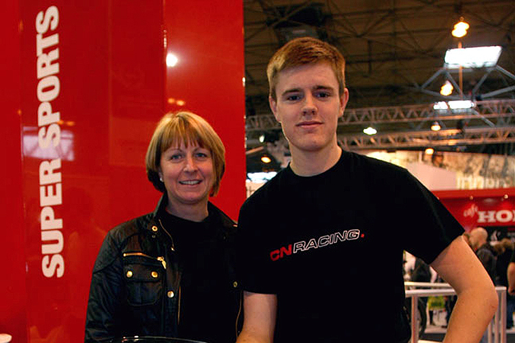 Danny Buchan mit CN-Racing-Teamchefin Julia Taylor