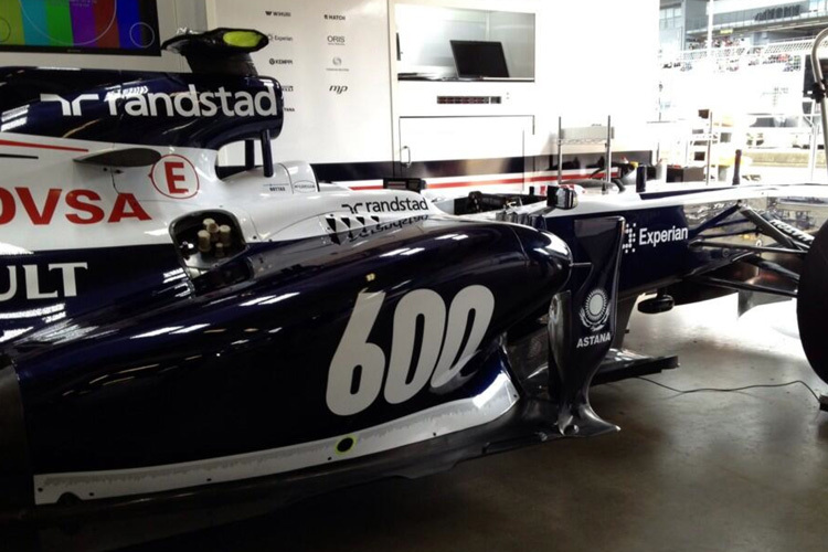 Der Williams-Renner mit der 600 hier in der Box am Nürburgring