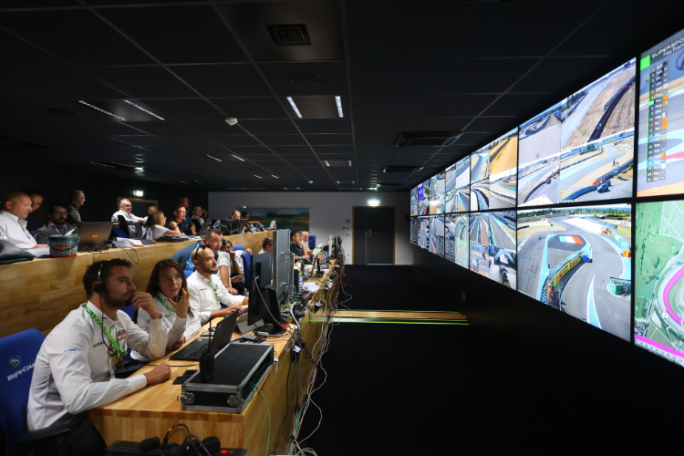 Die neue Race-Control in Magny-Cours
