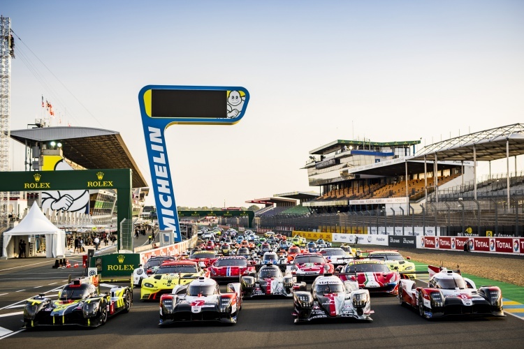 Volles Feld: Bei den 24 von Le Mans starten GT-Fahrzeuge und Prototypen