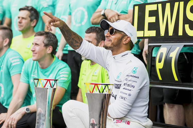 Lewis Hamilton und Team