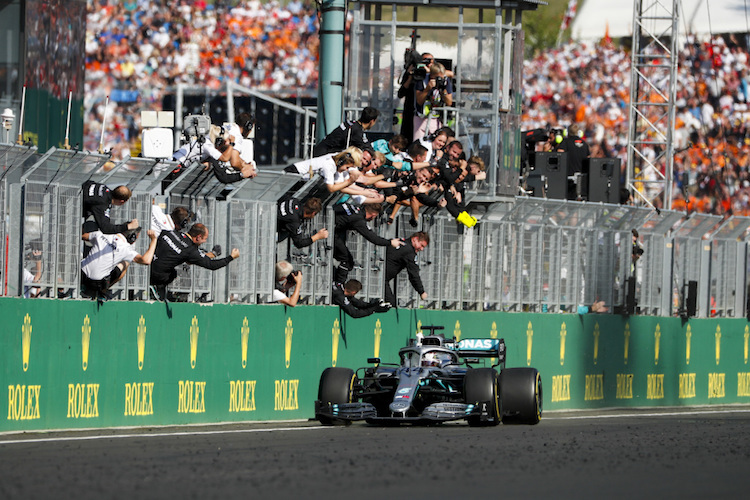 Lewis Hamilton fuhr in Ungarn auch dank der guten Arbeit der Mercedes-Team-Strategen zum Sieg