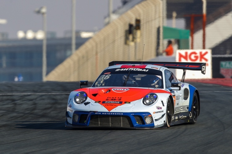 Der Porsche 911 GT3 R von GPX Racing bei den 24h Dubai