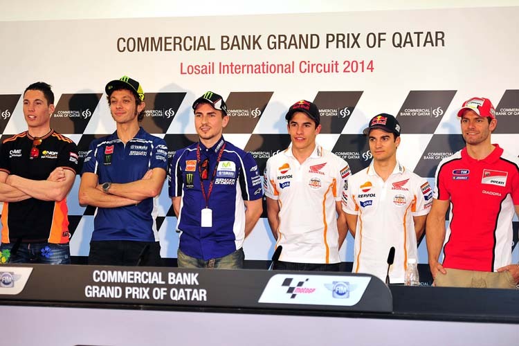 Pressekonferenz vor dem Katar-GP: Aleix Espargaró, Valentino Rossi, Jorge Lorenzo, Marc Márquez, Dani Pedrosa und Cal Crutchlow (v. li.)
