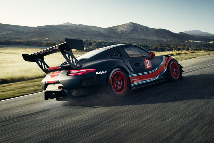 Mächiger Heckflügel beim Porsche 911 GT2 RS Clubsport