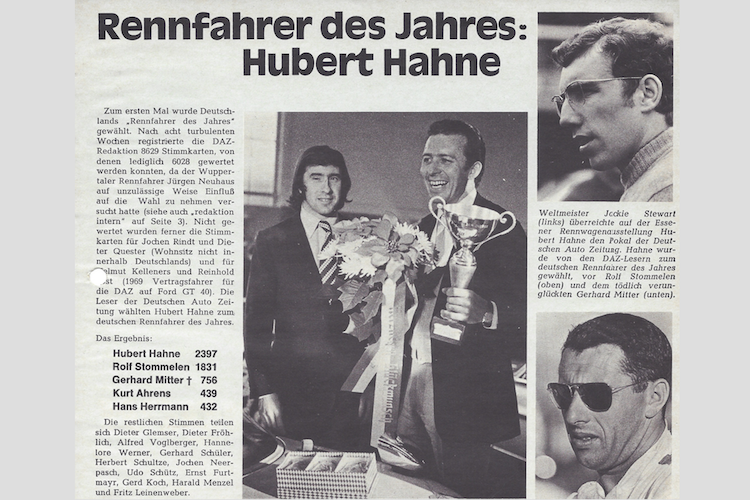Ein F1-Weltmeister gratuliert: Jackie Stewart überreicht Wahlsieger Hubert Hahne die Trophäe – Ausschnitt aus der DAZ 1969 